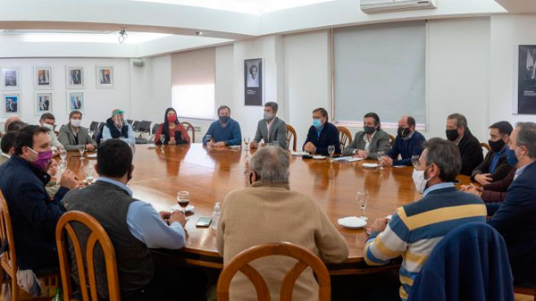 Portezuelo: radicales y peronistas fumaron la pipa de la paz y se sacarán una foto de unidad