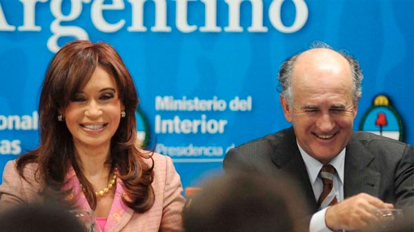 La enmienda Parrilli para controlar a los medios renovó las tensiones en Casa Rosada