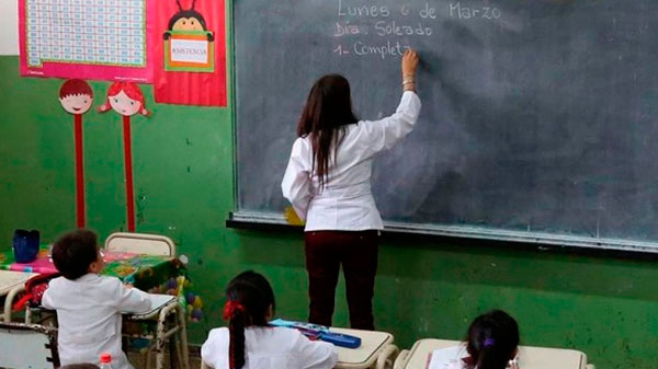 Luchan por el subsidio a los sueldos docentes que todavía no envía el gobierno nacional