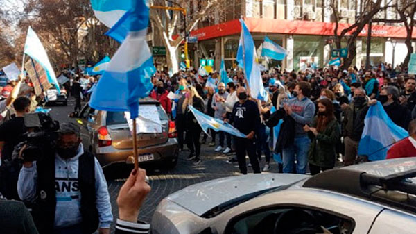 Desde el Gobierno provincial dijeron que los que se manifestaron el lunes «violaron la ley»