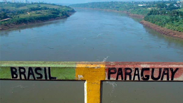 Paraguay reabre el principal paso fronterizo con Brasil en Ciudad del Este