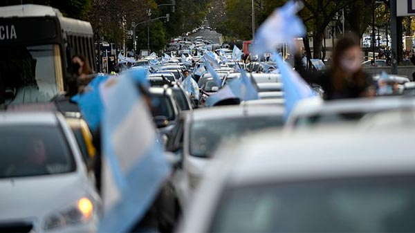 Se realizó un banderazo en contra del gobierno nacional en distintos puntos del país