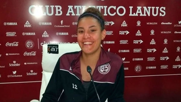 La arquera sanrafaelina Brisa Ríos firmó su primer contrato profesional  