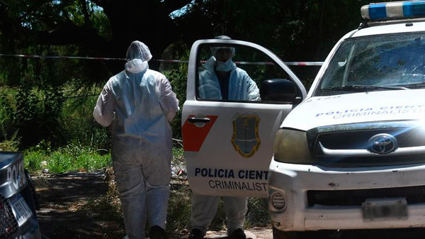 Conmoción: Encontraron en Lavalle ahorcadas a una mujer y a su hija de seis años