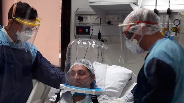 Mendoza ya cuenta con cascos de oxígeno para pacientes con Covid-19