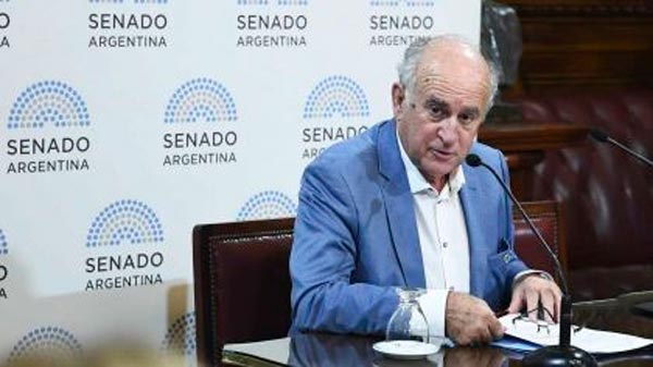 Oscar Parrilli pidió monitorear a “los medios que difaman a los políticos”