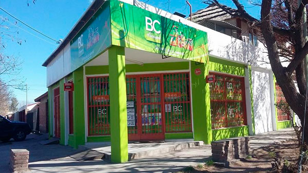 Dos sujetos intentaron robar en un Supermercado de barrio Unimev