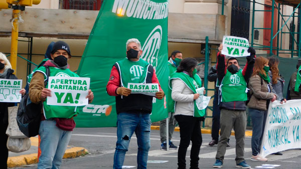 El Gobierno de Mendoza no quiere hablar de aumento de sueldo para los estatales