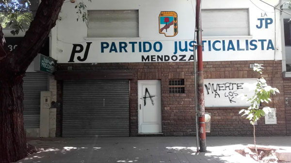 Por cuarta vez en el año, vandalizaron la sede del PJ en Mendoza