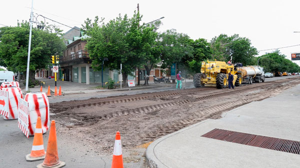 Inició el proceso de repavimentación de avenida Sarmiento