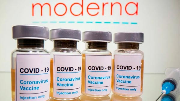 Un empleado dañó 500 dosis de la vacuna de Moderna contra el coronavirus