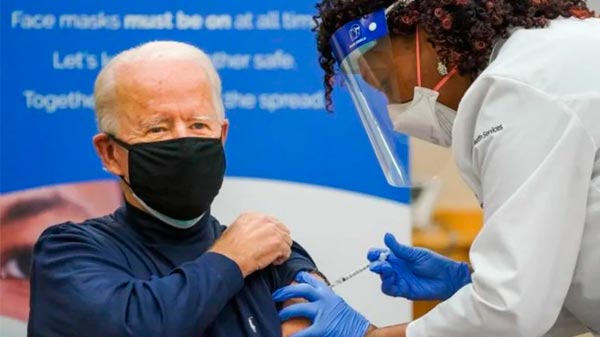 Joe Biden recibió la vacuna de Pfizer contra el coronavirus