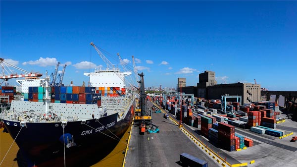 Paro en los puertos: el Ministerio de Trabajo buscará el martes destrabar el conflicto
