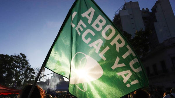 Radicales y peronistas: todas las legisladoras de Mendoza a favor de la ley del aborto