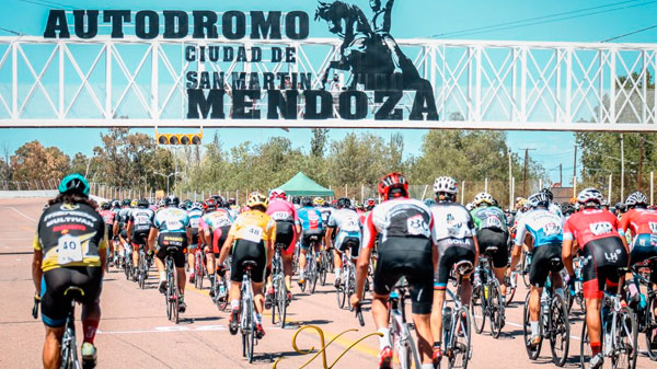 Espectacular triunfo de Mauricio Páez en el regreso del ciclismo a Mendoza