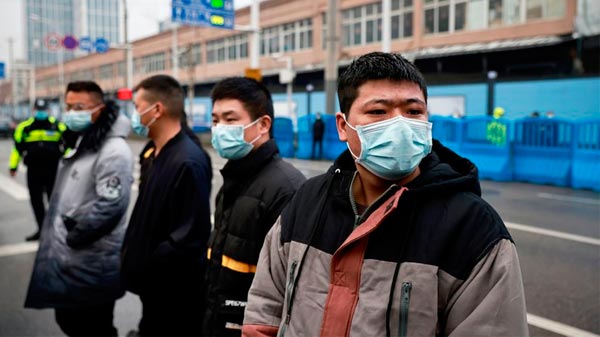 Los expertos de la OMS visitaron el mercado de Wuhan donde se registró el primer brote de coronavirus