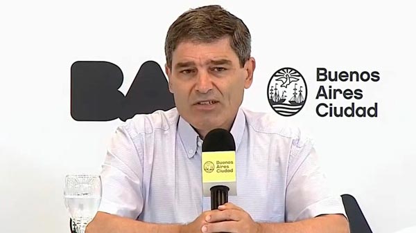 Para Fernán Quirós es poco prudente cambiar la forma de vacunación contra el coronavirus