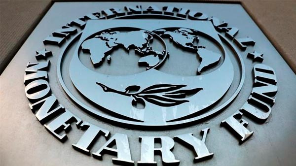El Gobierno analiza pedir un plazo mayor a los 10 años para devolver el préstamo al FMI y evalúa cuántos dólares puede repagar por año