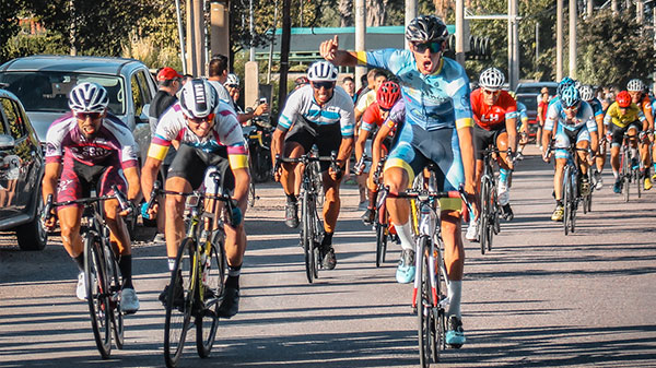 Agustín Suárez ganó la Vuelta del Este y De la Barrera se consagró campeón mendocino de ruta 