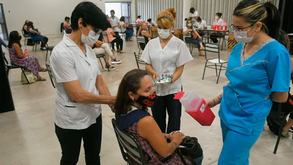 Comenzó la vacunación a docentes en Mendoza
