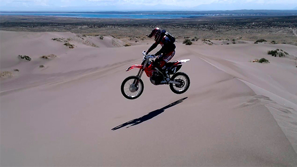 Grave accidente de un motociclista en las dunas de El Nihuil