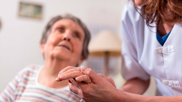 Solicitan mayor responsabilidad a las personas que tienen familiares en geriátricos