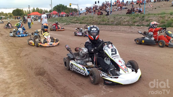 Fueron 75 los pilotos que dijeron presente en el inicio del Karting en Tierra  