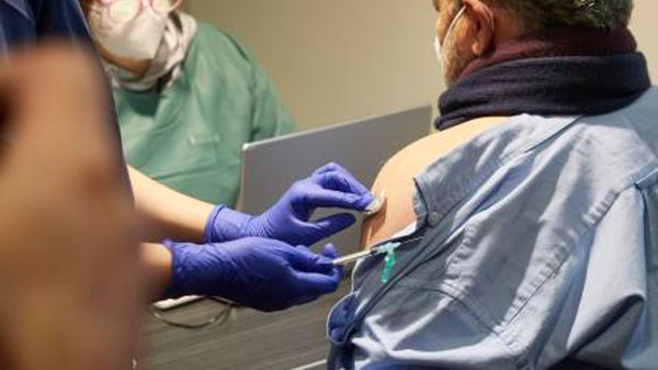 Sur provincial: comenzó la vacunación para personal que manipula cadáveres
