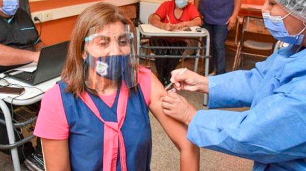 Informan que más del 80% de los docentes ya recibió la vacuna contra el Covid