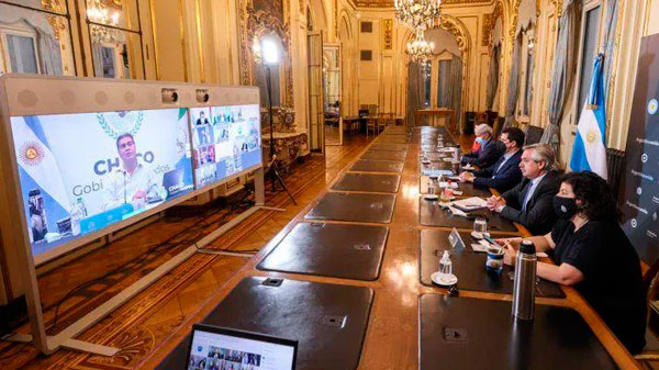 Fernández proyecta reuniones con gobernadores y especialistas para definir el nuevo DNU