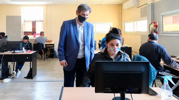 El intendente Emir Félix saludó a los trabajadores en su día