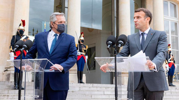 Alberto Fernández junto a Macron: destacó el apoyo de Francia en la negociación por la deuda externa