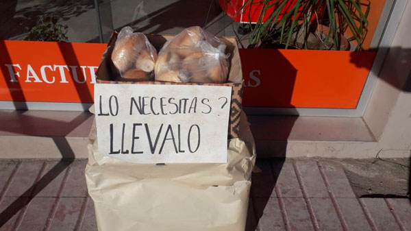 Una panadería de San Rafael regala pan a quienes más lo necesitan
