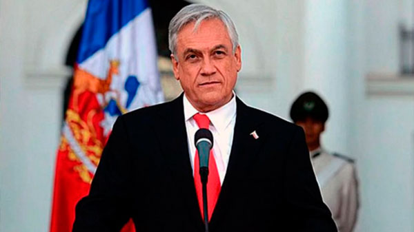 Chile: Piñera promulga una ley que permite cambiar el orden de los apellidos