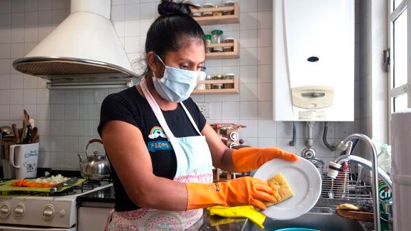 El personal doméstico acordó un aumento salarial del 42% en cuatro cuotas