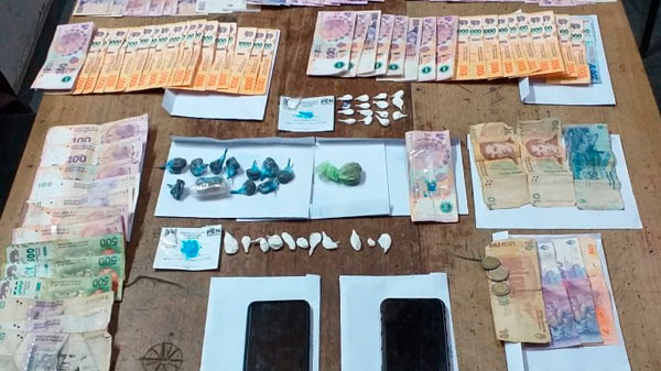 Secuestraron drogas y dinero en efectivo en una casa de calle Tropero Sosa