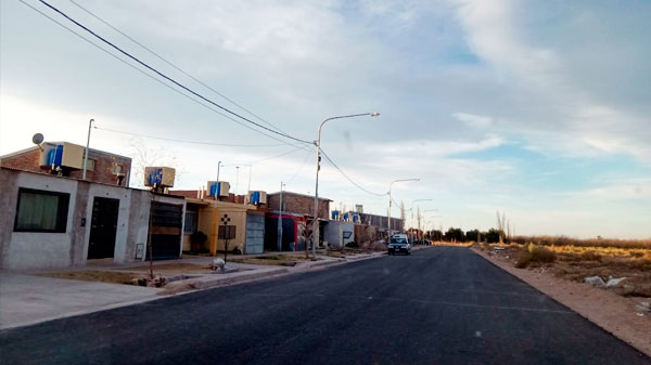 Se asfaltó el barrio Co.Pe.Pen y en los próximos días las obras siguen en distritos