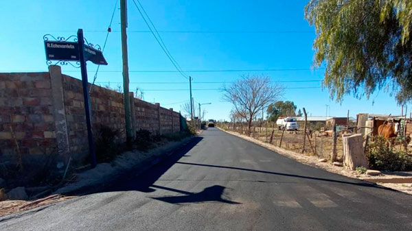 El plan de asfalto volvió a los distritos: se pavimenta el barrio Echeverrieta de Cuadro Benegas
