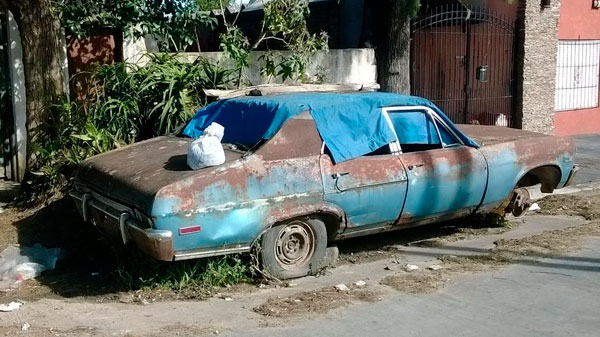 Notificarán a los sanrafaelinos que tengan autos abandonados en la vía pública