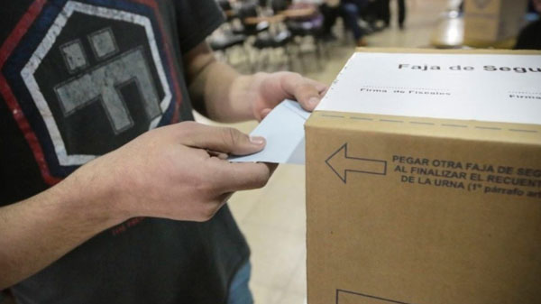 Suárez anunció que en Mendoza se votará en fechas distintas para presidente y gobernador