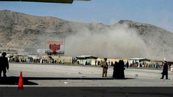 Se produjo una explosión fuera del aeropuerto Kabul y hay al menos 11 muertos