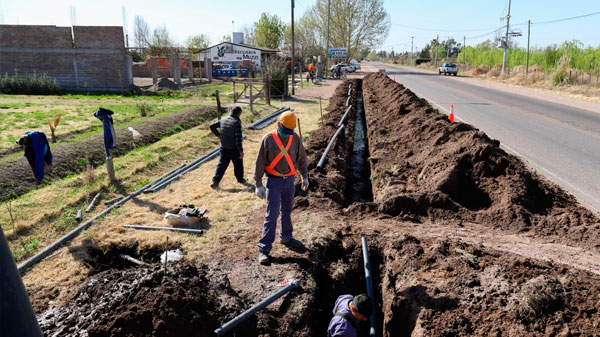 El Municipio construye más redes de agua potable en localidades alejadas del Centro