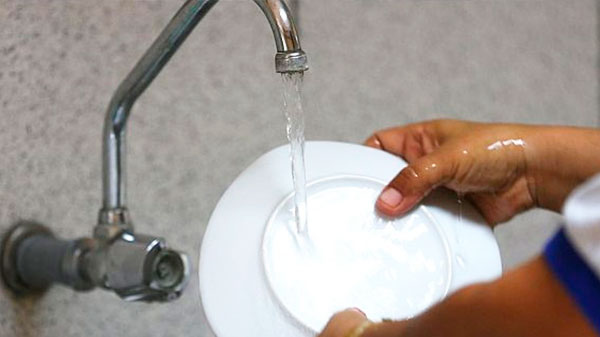 La Provincia prepara aumentos de agua y colectivo para después de noviembre