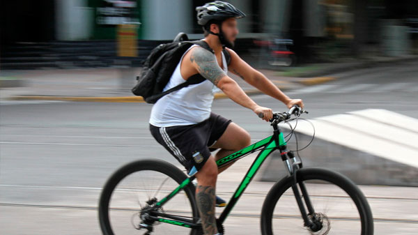 También pueden recibir multa las personas que circulen en bicicleta en estado de ebriedad
