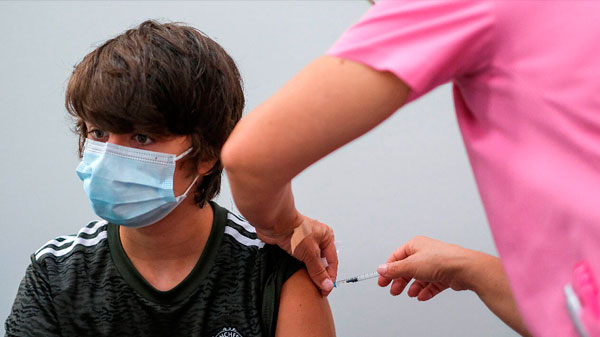 Anunciaron la vacunación de refuerzo para adolescentes