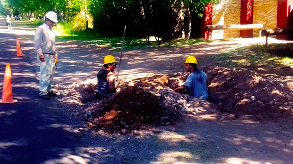 Iniciaron los trabajos para el colector norte y cloacas en barrio Suter