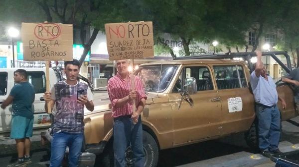 Autoconvocados realizaron una manifestación en el centro por la RTO