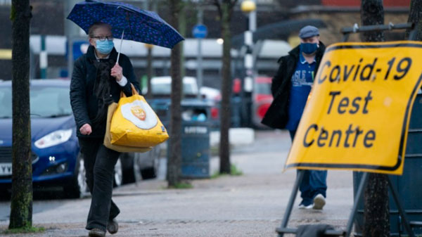 Europa otra vez frente al rostro duro de la pandemia: aislamientos y protestas en varios países