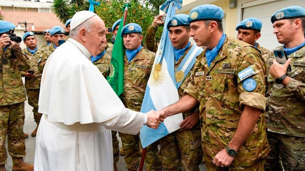 El Papa recibió a un grupo de Cascos Azules argentinos en Chipre
