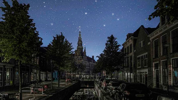 Un artista apagó las luces de una ciudad para denunciar basura lumínica